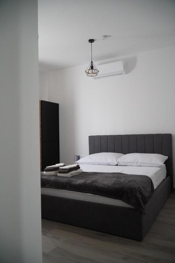 Fjaka Apartments & Rooms Šibenik Quarto foto
